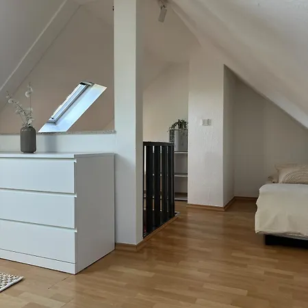 Stilvolles In Der Naehe Von Phantasialand Koeln Und Messe Appartement *
